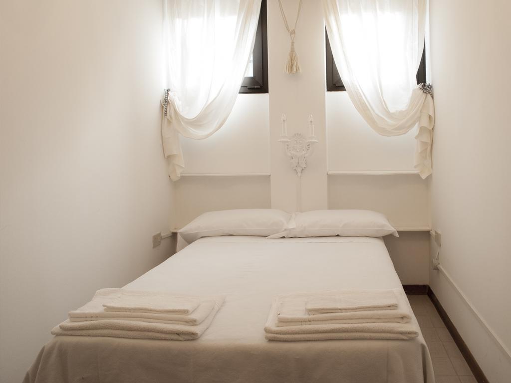 Appartamenti Le Mongolfiere Male Exterior photo